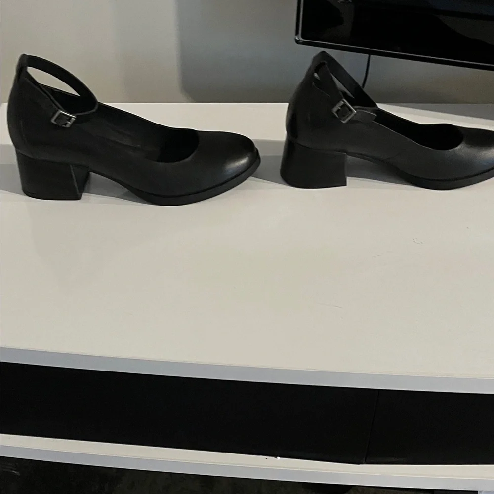 Kork-Ease Classic Black‎ Ankle Strap Heels. Size 8